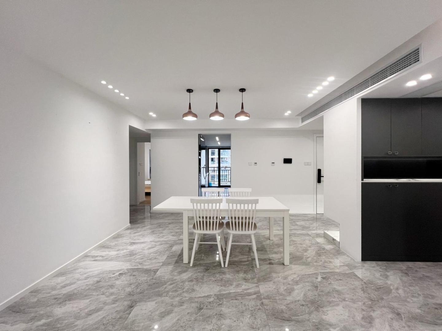 Appartamento Eastern Hub - Jing'an Temple Branch Art Spacious 3-bedroom, Sunny House With 2 Balconies