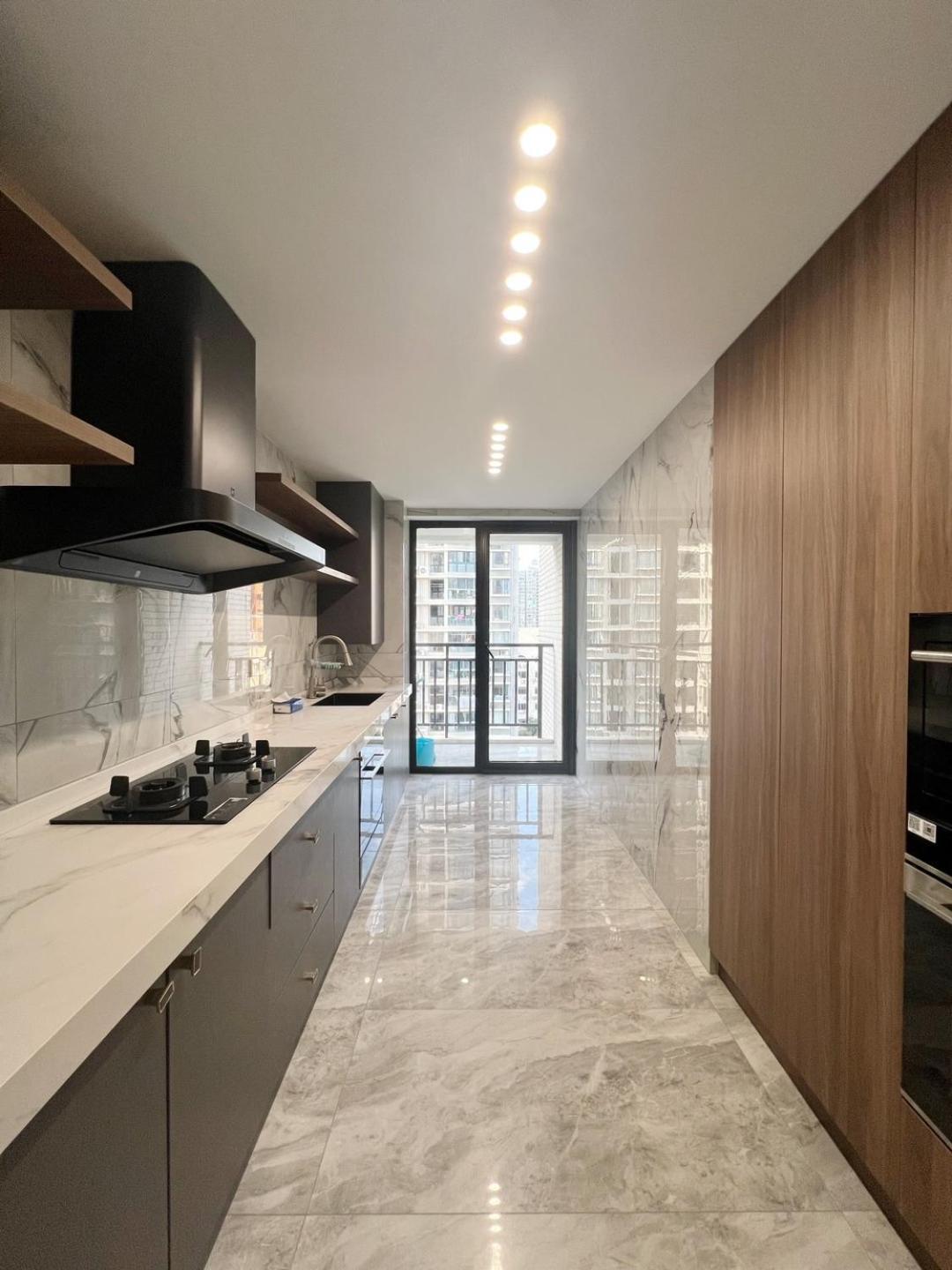 Eastern Hub - Jing'an Temple Branch Art Spacious 3-bedroom, Sunny House With 2 Balconies * Shanghai